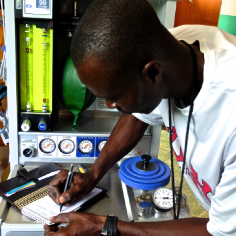 Anesthesia machine maintenance training in Haiti
